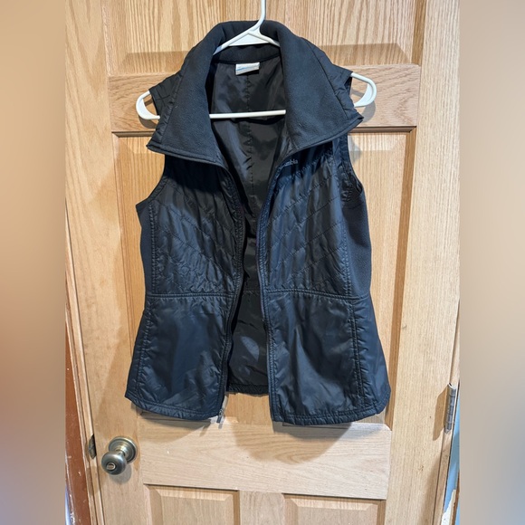 Columbia Vest - Picture 1 of 3